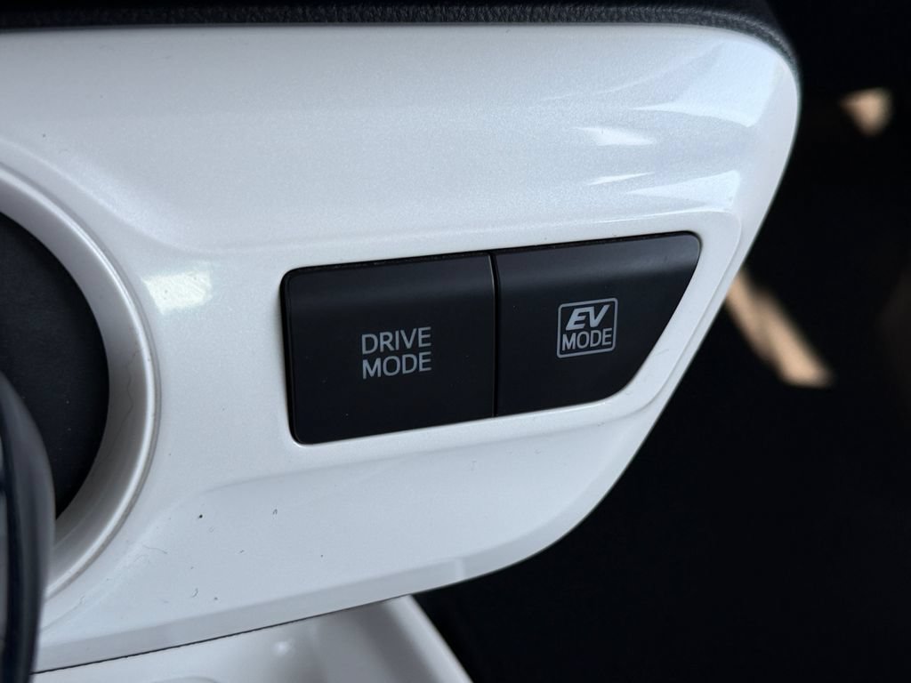 Used 2017 Toyota Prius Four Touring w/ Premium Convenience Package FWD image 30