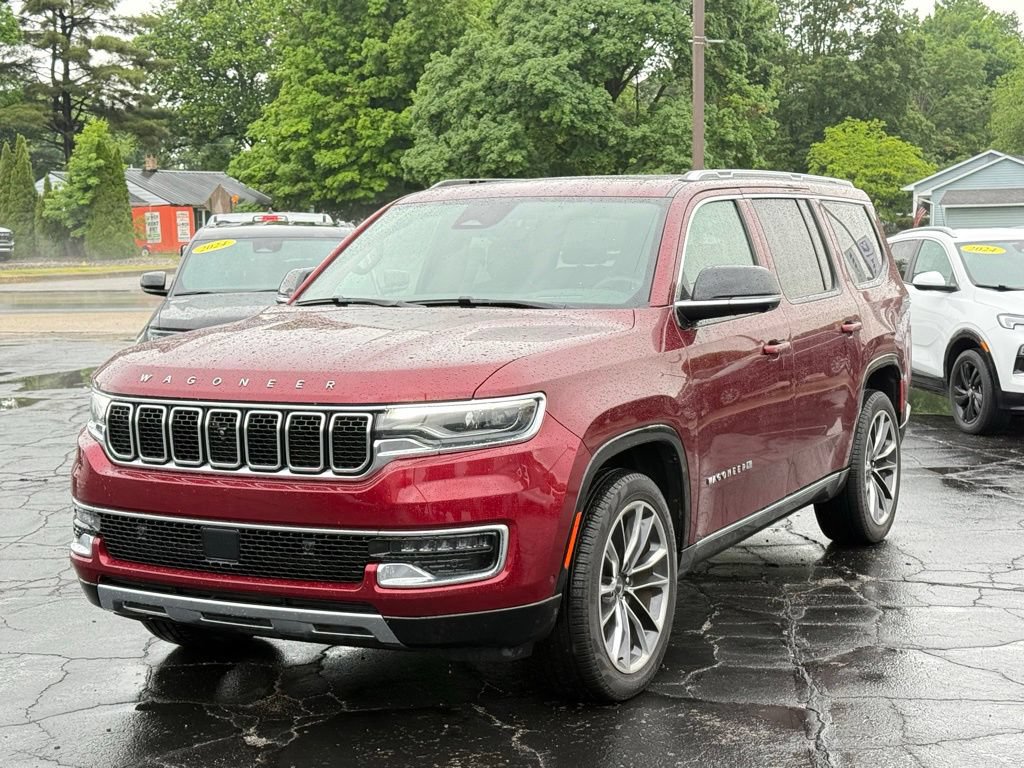 Used 2024 Jeep Wagoneer Series III w/ Premium Group I AWD/4WD image 2