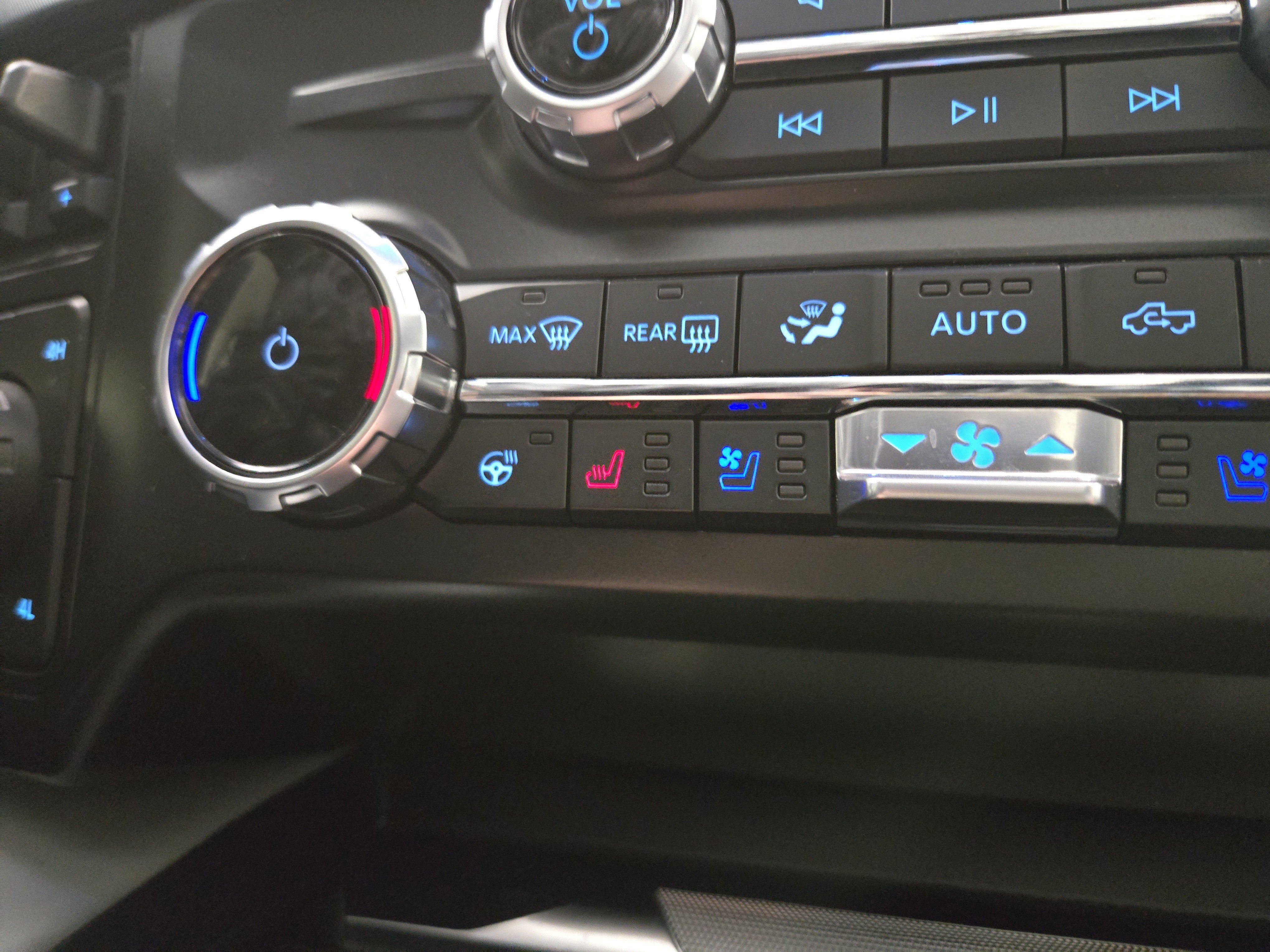 Used 2024 Ford F350 Limited w/ FX4 Off-Road Package image 29