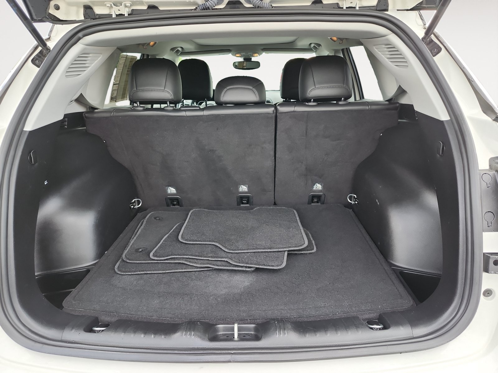 Used 2019 Jeep Compass Limited AWD/4WD image 16