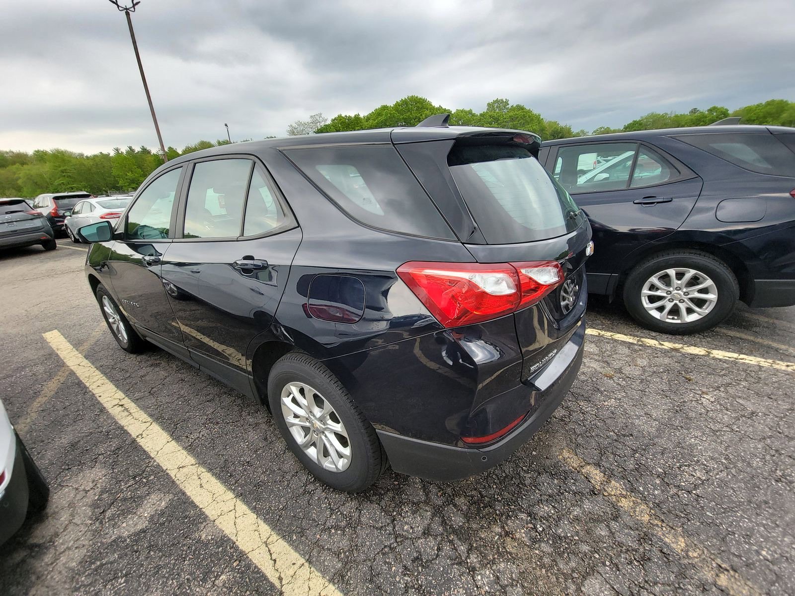 Used 2020 Chevrolet Equinox LS image 3