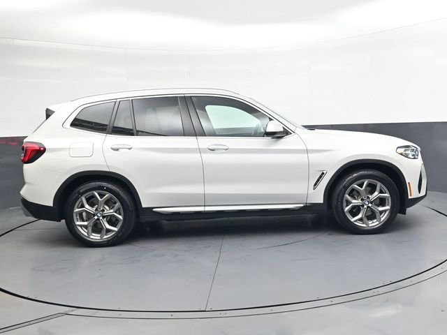 Used 2024 BMW X3 xDrive30i image 3