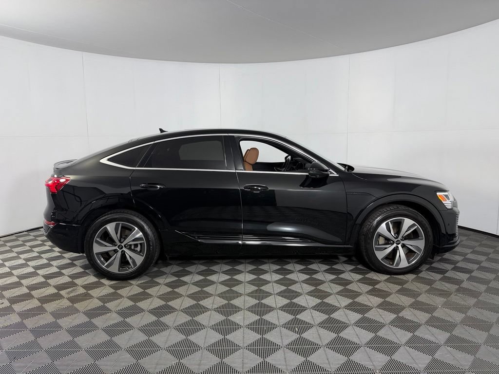 Used 2024 Audi Q8 e-tron Premium Plus AWD/4WD image 5