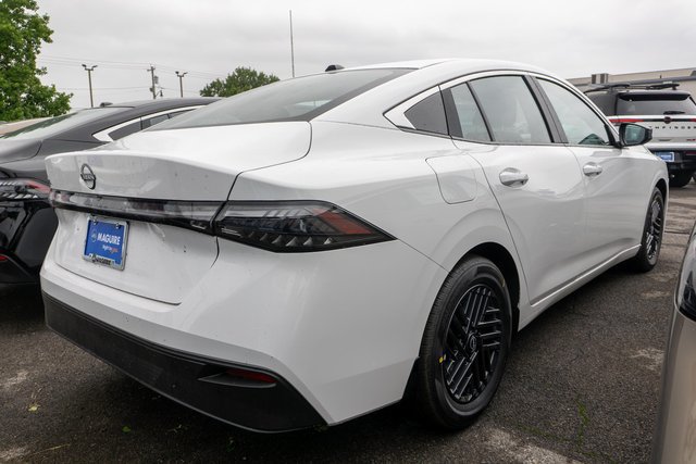 New 2027 Nissan Sentra SV FWD image 4