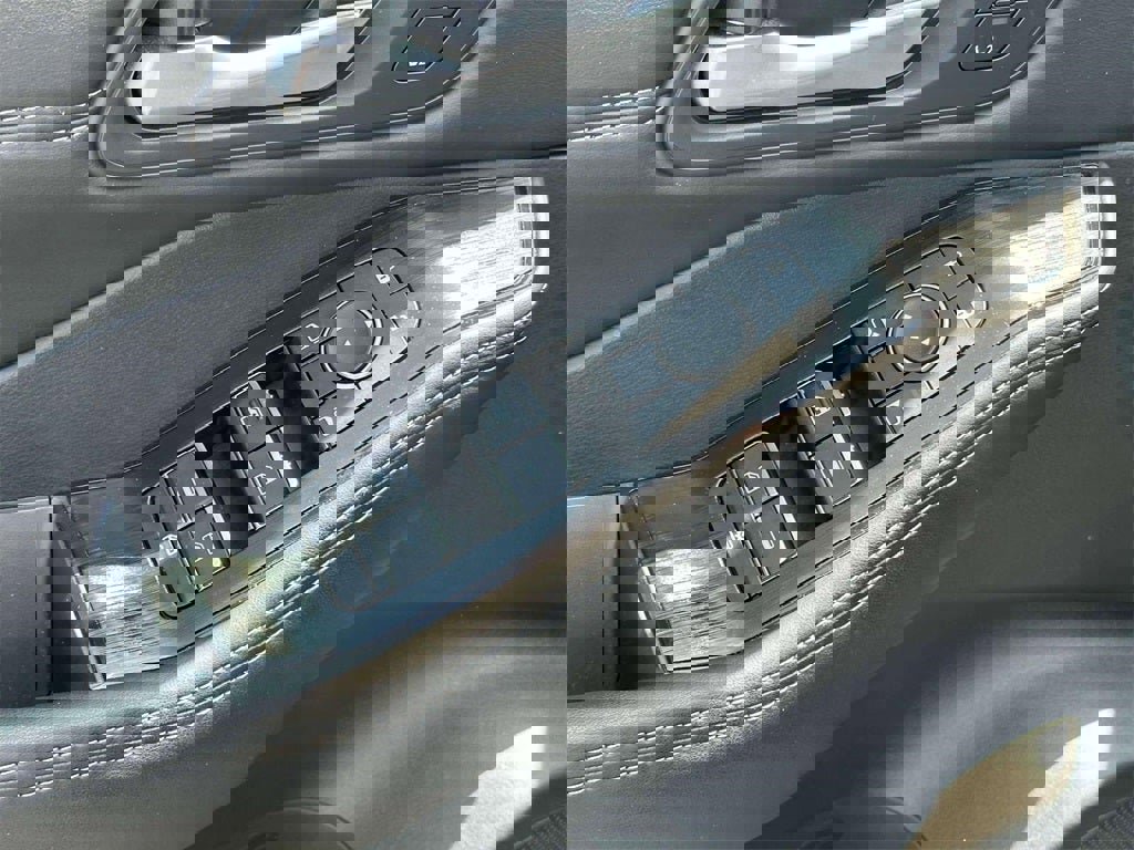 Certified 2023 Nissan Rogue SL w/ SL Premium Package image 17