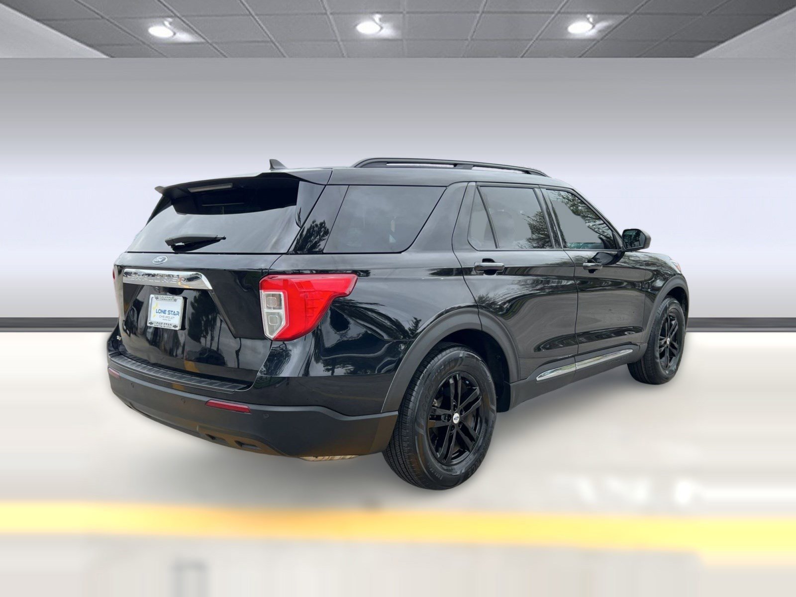 Used 2022 Ford Explorer XLT image 8