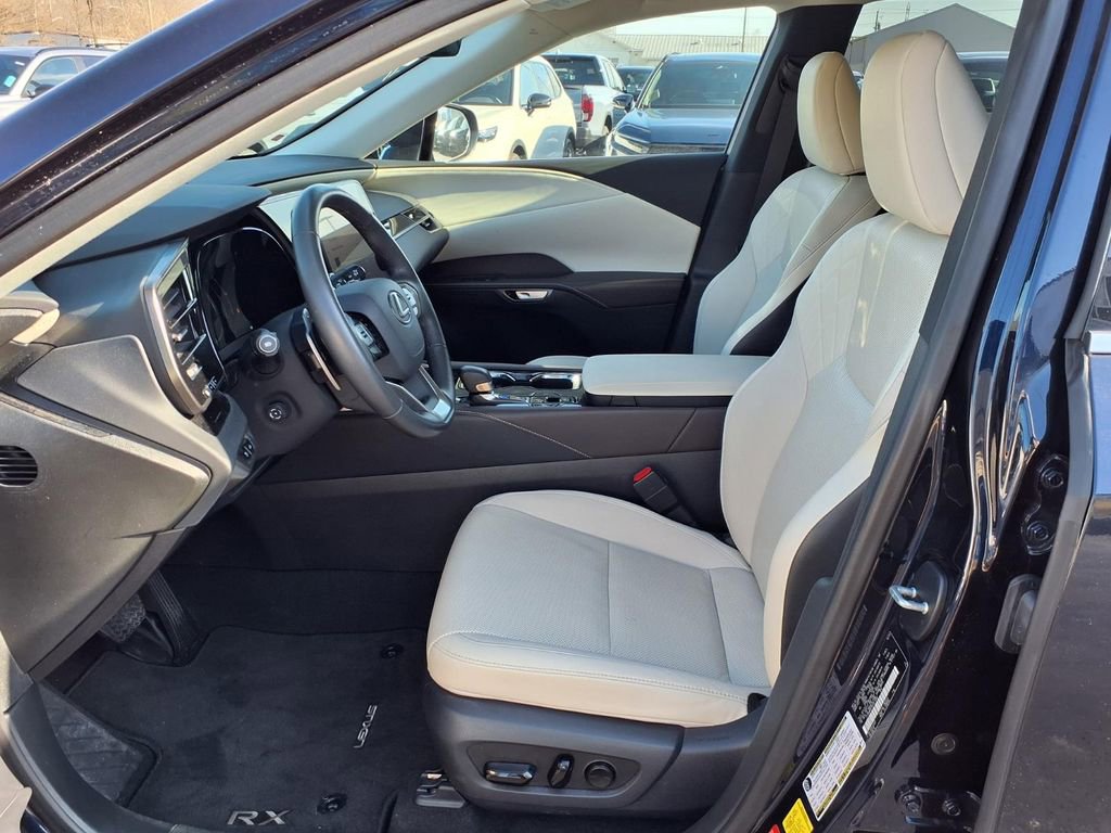 Used 2024 Lexus RX 350 FWD w/ Technology Package image 11