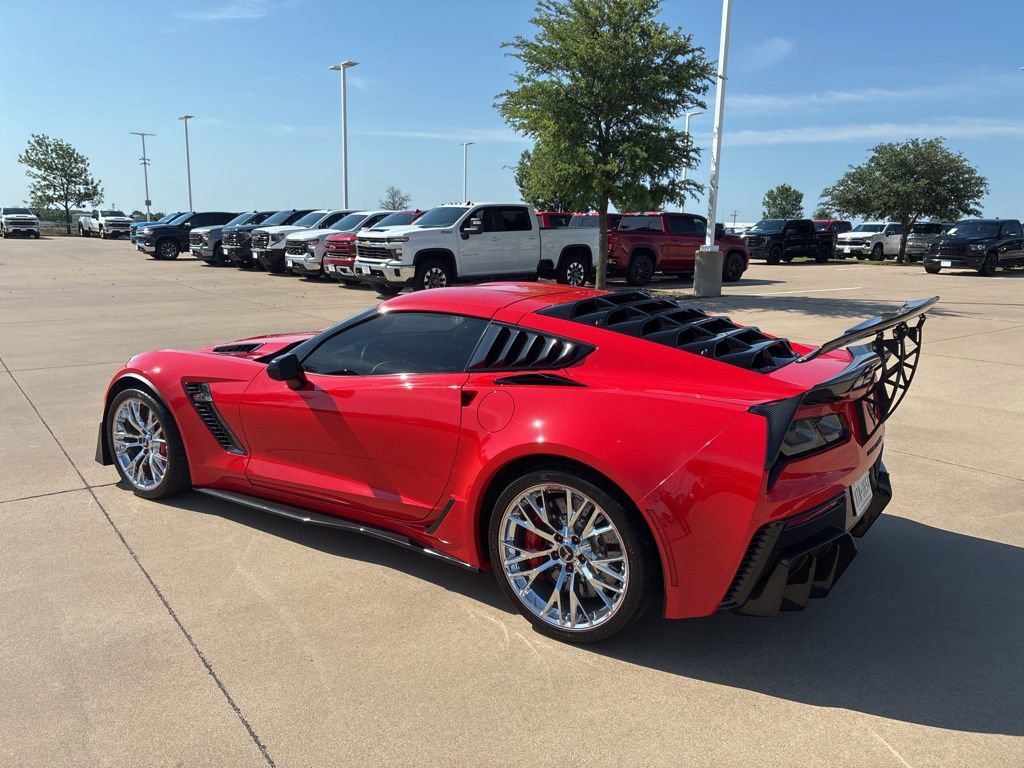 Used 2016 Chevrolet Corvette Z06 w/ Z07 Performance Package RWD image 3