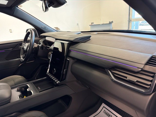 Used 2025 GMC Acadia AT4 w/ LPO, Floor Liner Package AWD/4WD image 39