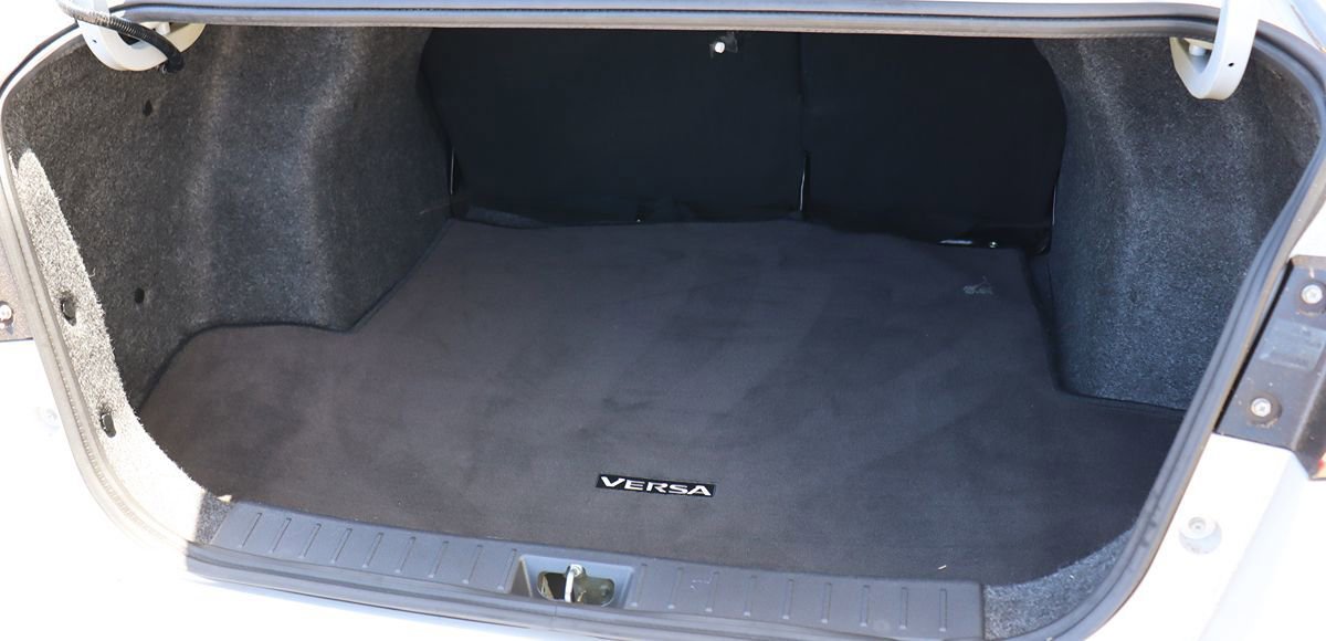 Used 2021 Nissan Versa SV FWD image 24
