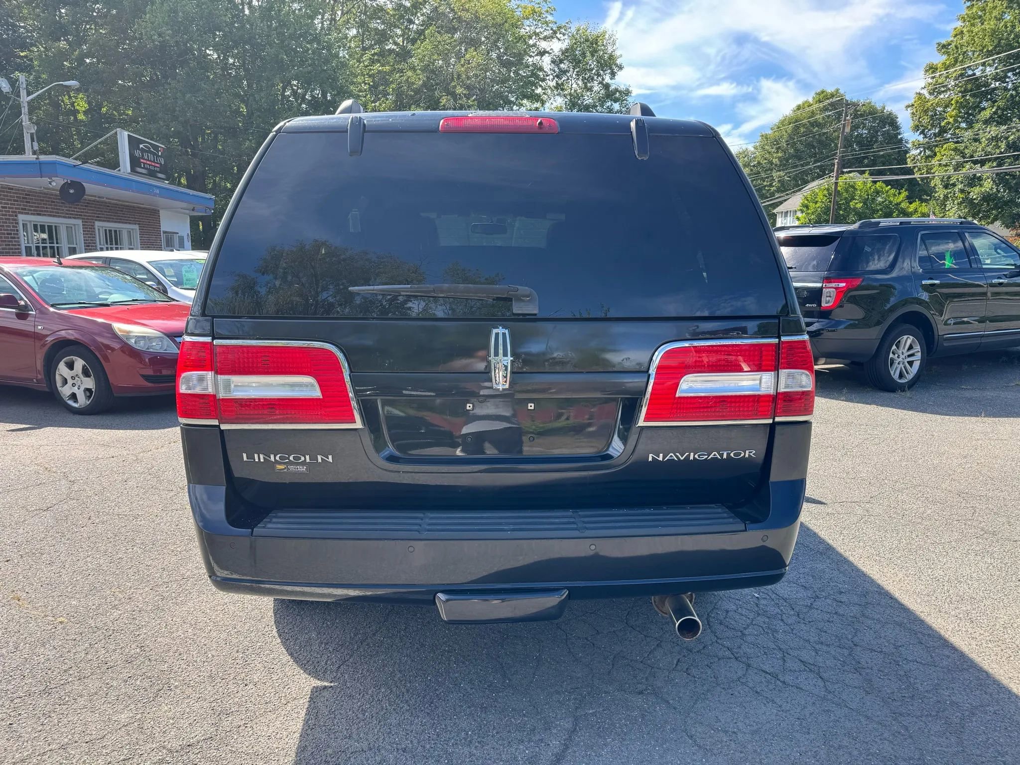 Used 2013 Lincoln Navigator 4WD image 4