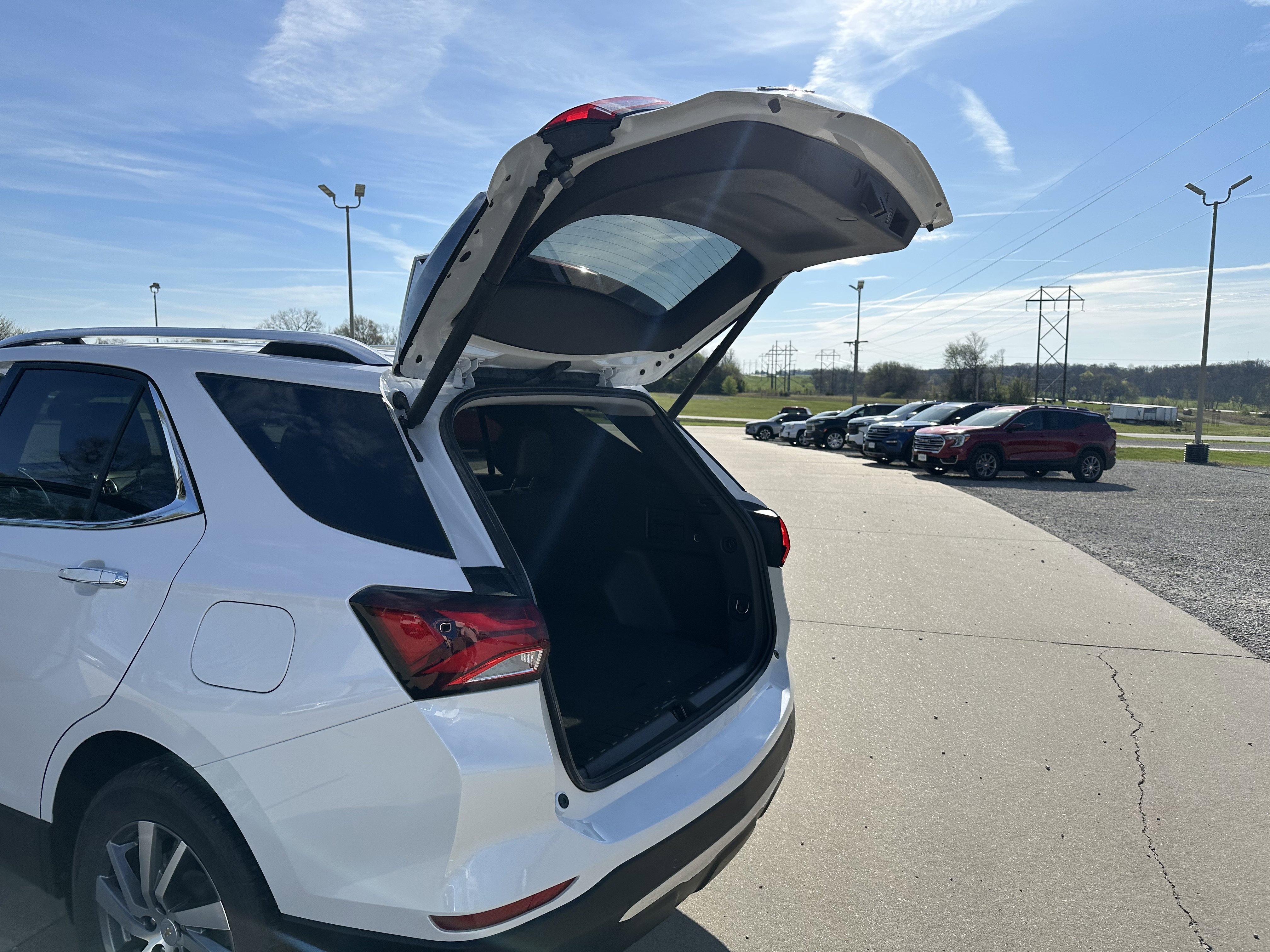 Used 2024 Chevrolet Equinox Premier AWD/4WD image 21