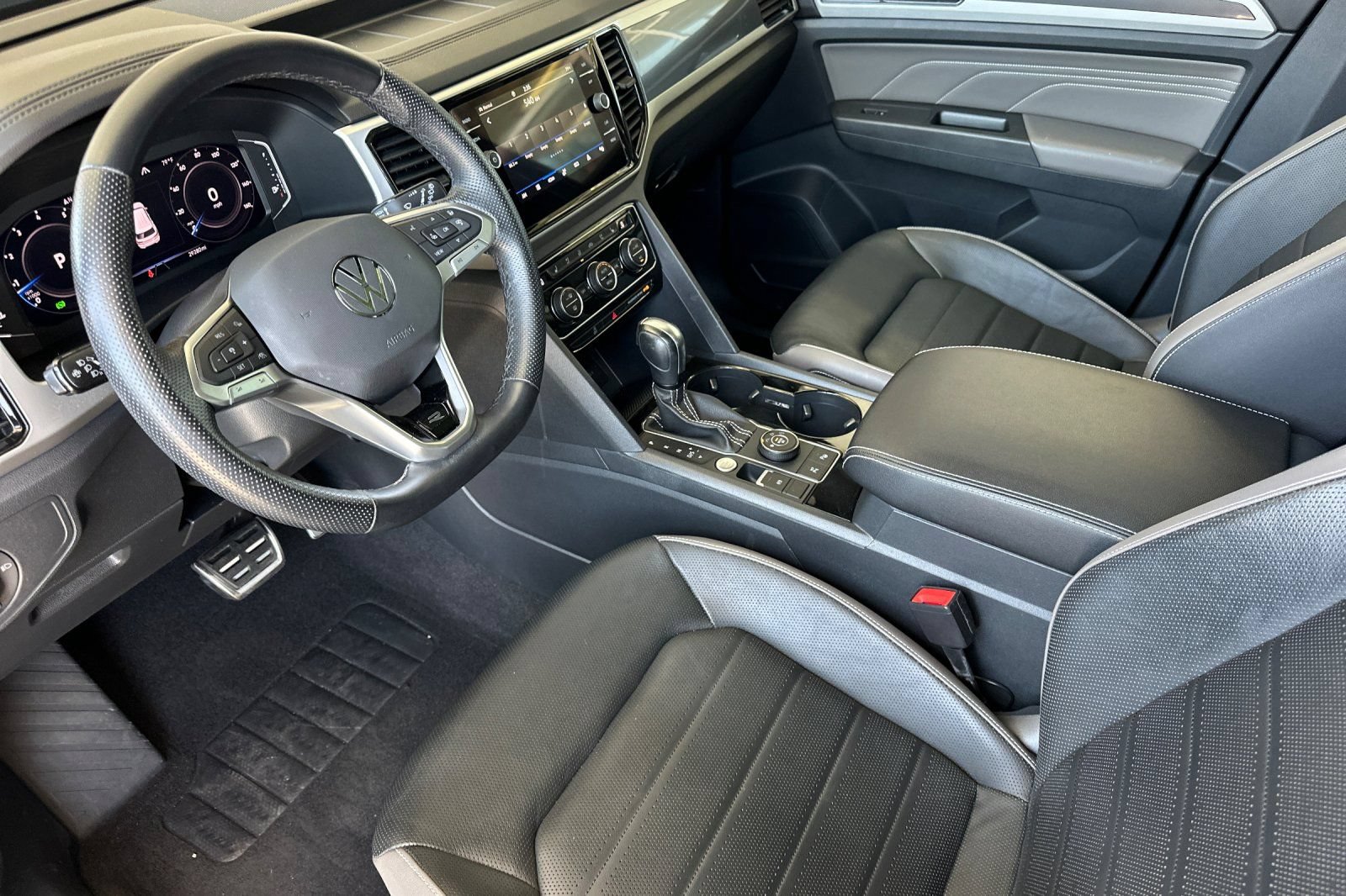 Used 2023 Volkswagen Atlas Cross Sport SEL Premium R-Line AWD/4WD image 10