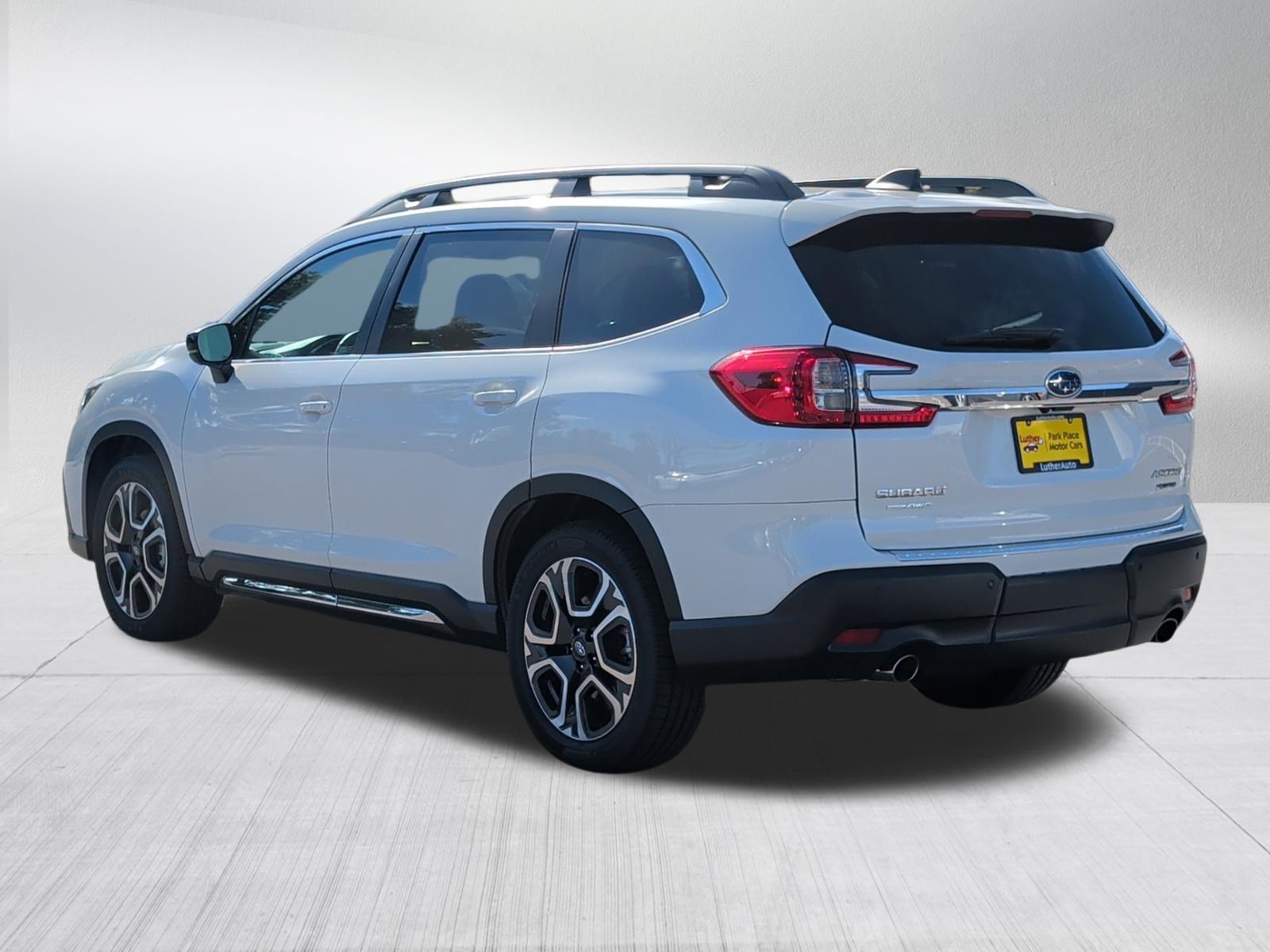 Used 2024 Subaru Ascent Limited w/ Technology Package AWD/4WD image 5
