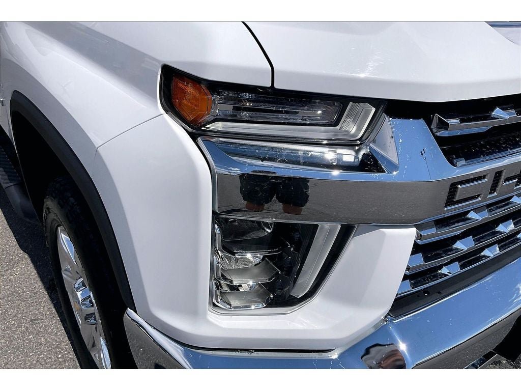 Used 2022 Chevrolet Silverado 3500 LTZ AWD/4WD image 29