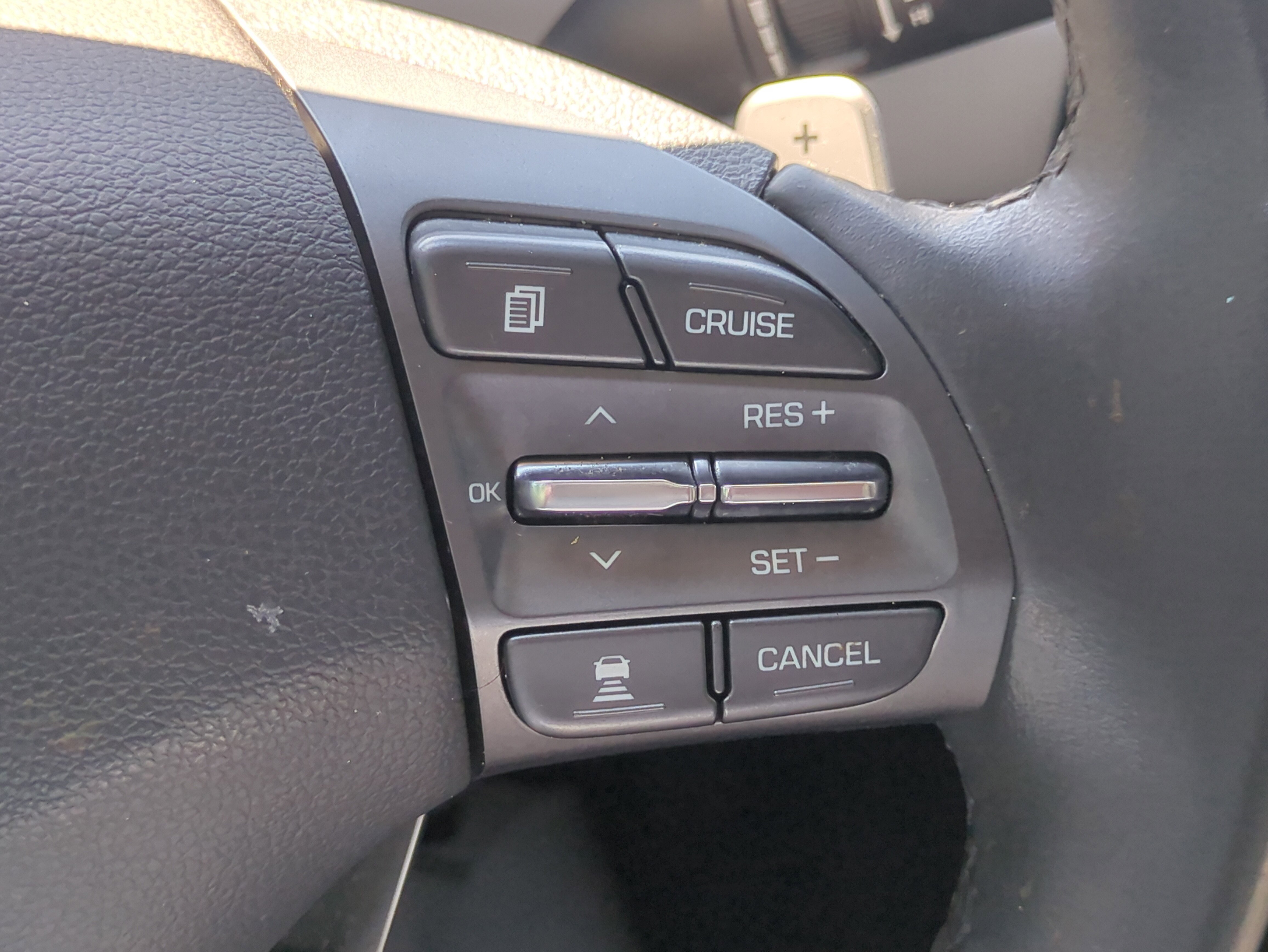 Used 2020 Hyundai Ioniq Limited image 29