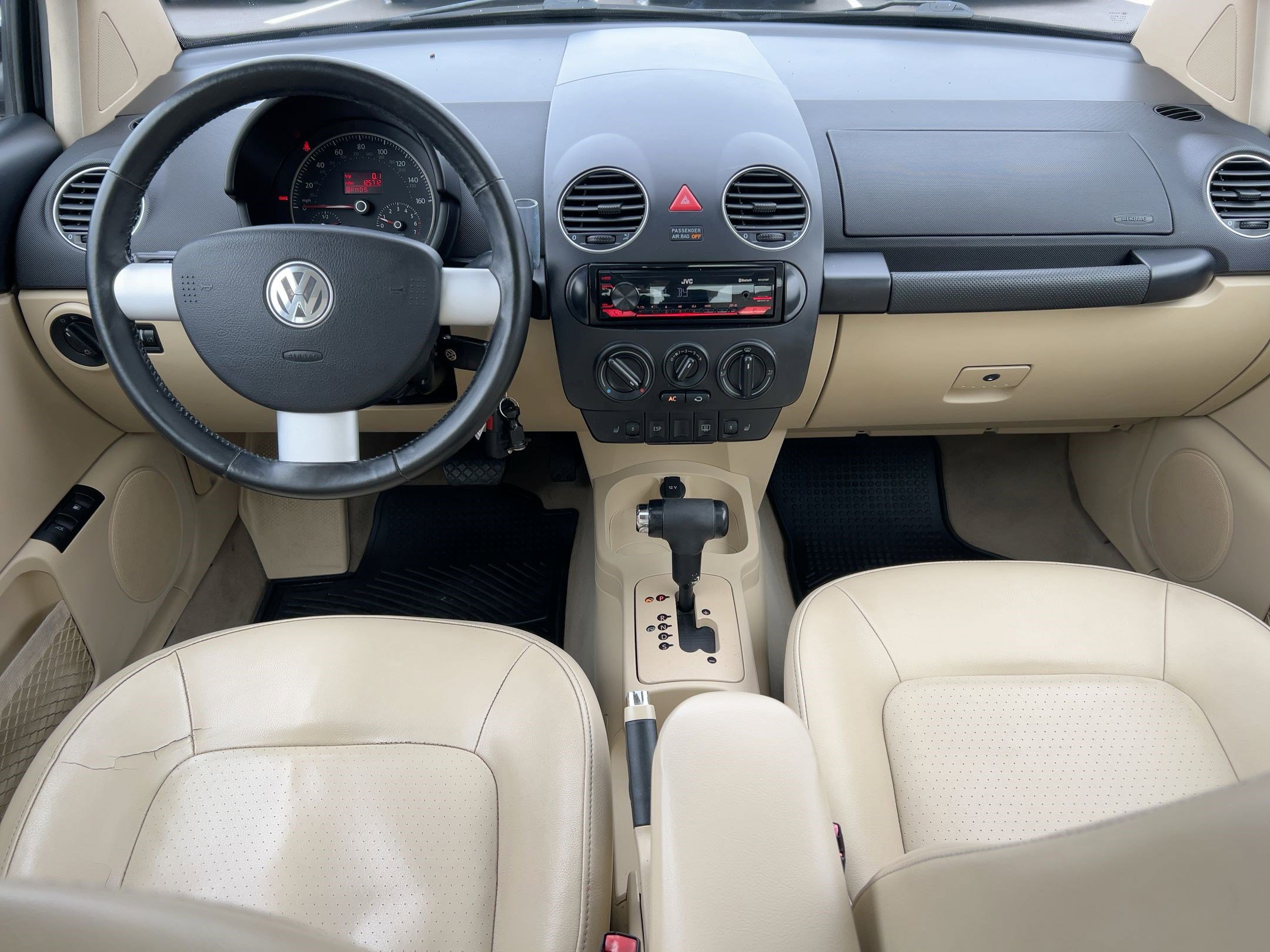 Used 2010 Volkswagen Beetle Coupe image 15