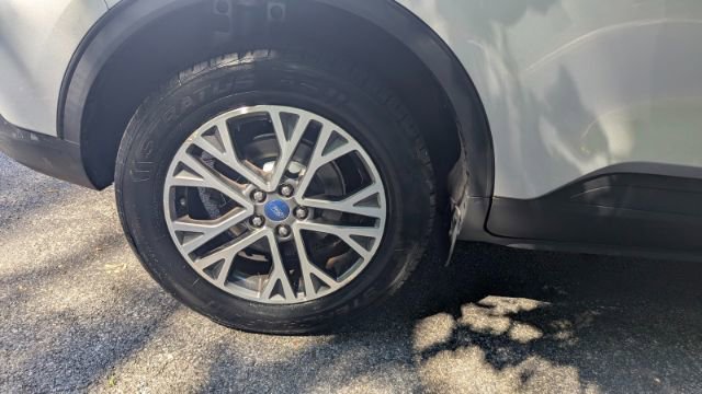 Used 2020 Ford Escape SEL image 12