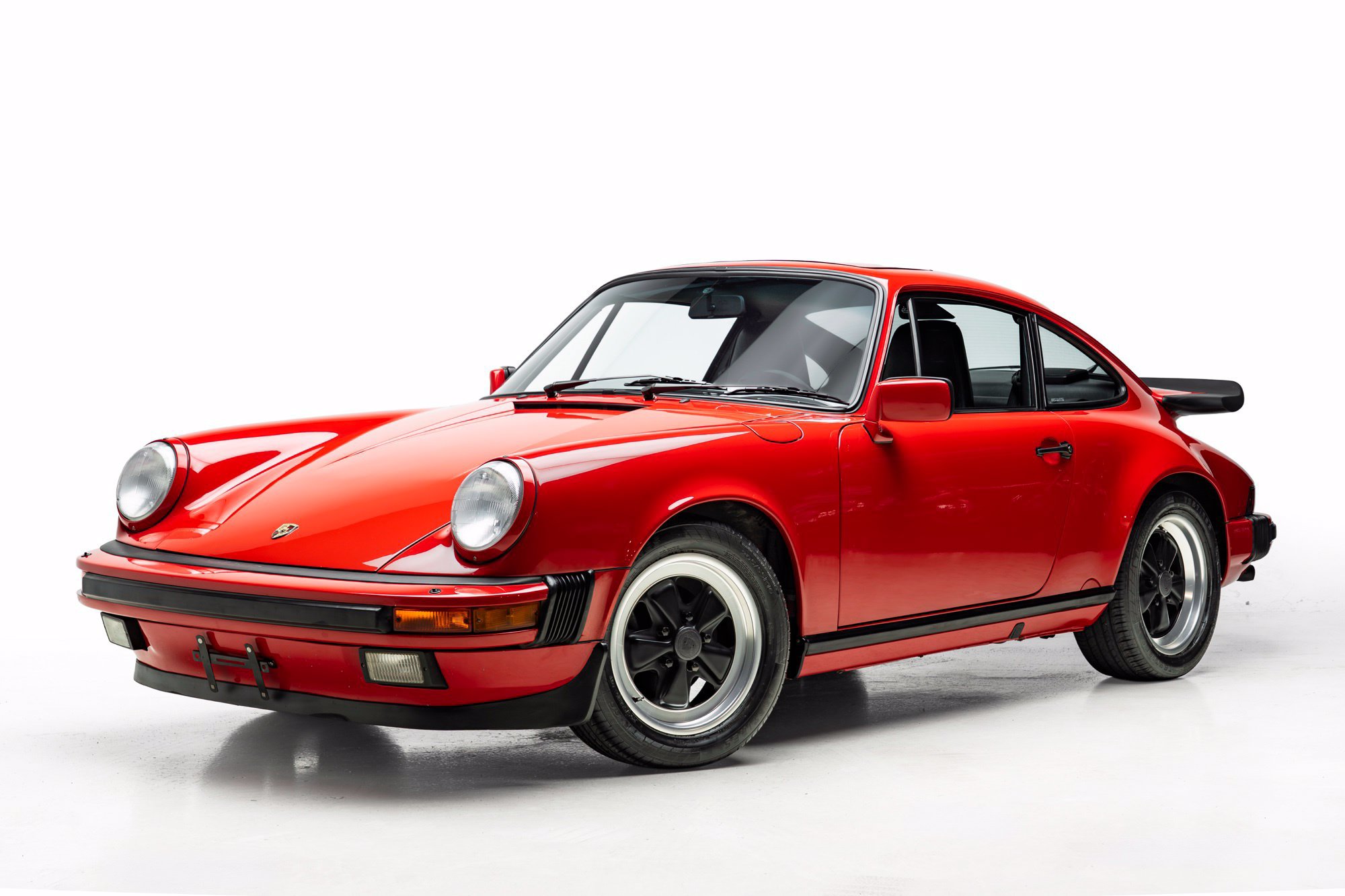 Used 1987 Porsche 911 Carrera RWD image 2
