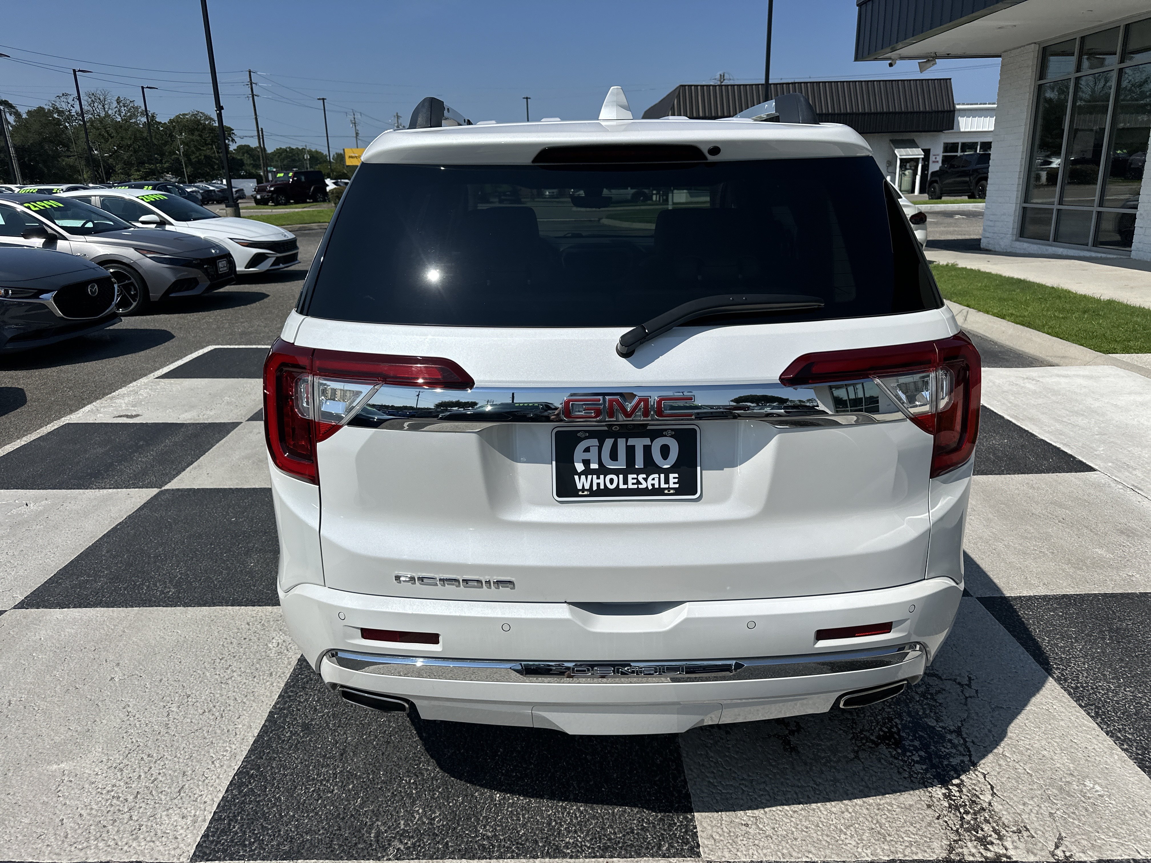 Used 2021 GMC Acadia Denali w/ Denali Technology Package FWD image 8