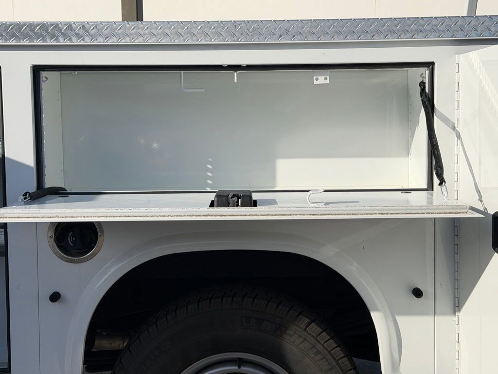 New 2023 Ford F250 XL w/ XL Chrome Package AWD/4WD image 12