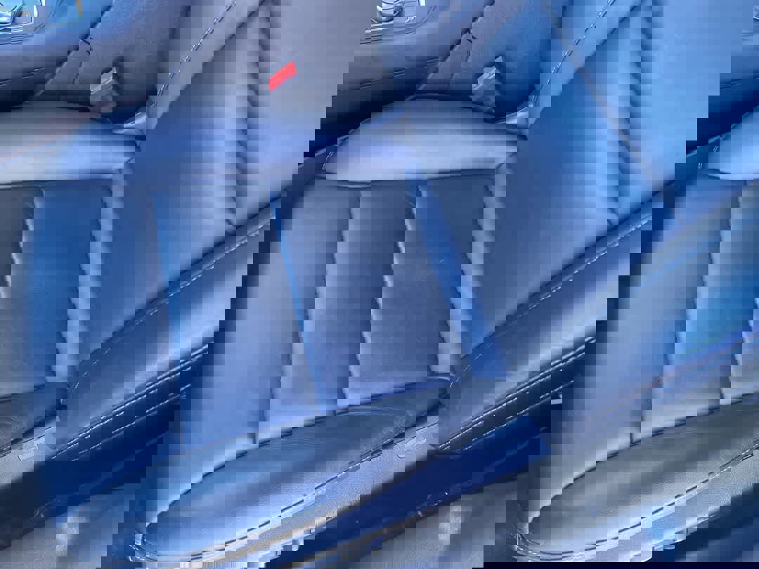 Used 2024 Cadillac XT4 Premium Luxury image 11