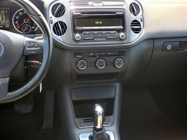 Used 2014 Volkswagen Tiguan S image 29