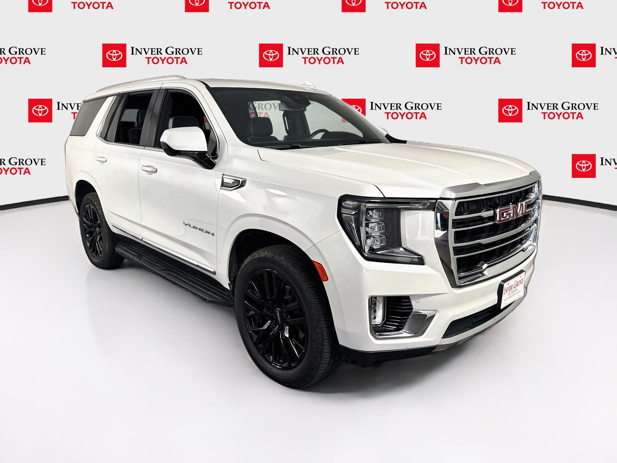 Used 2023 GMC Yukon SLT AWD/4WD image 3