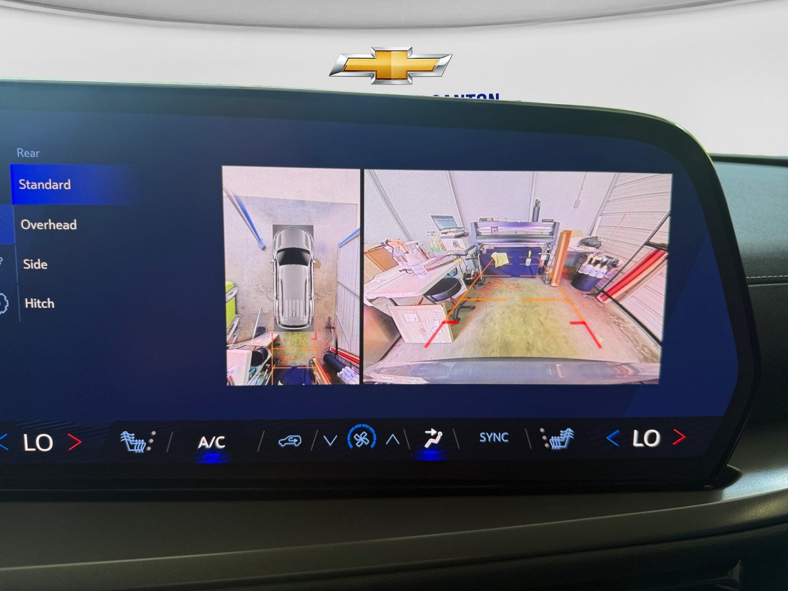New 2027 Chevrolet Traverse LT w/ Sun and Wheel Package FWD image 29