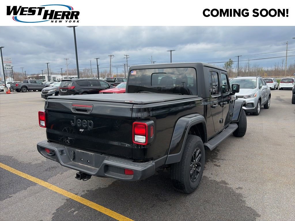 Used 2023 Jeep Gladiator Sport image 2
