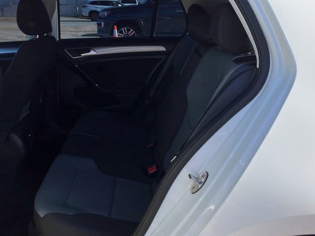 Used 2016 Volkswagen e-Golf SE w/ DC Fast Charging Package image 13