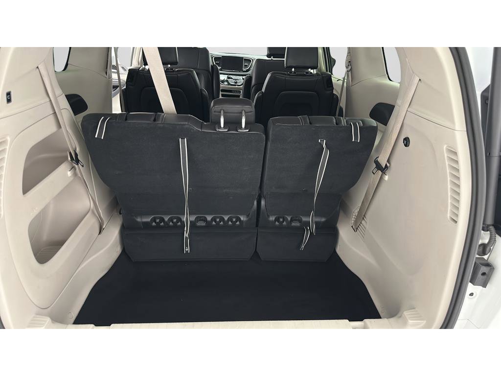 Used 2024 Chrysler Pacifica Touring-L FWD image 24