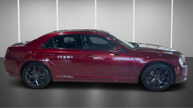 Used 2023 Chrysler 300 S image 6