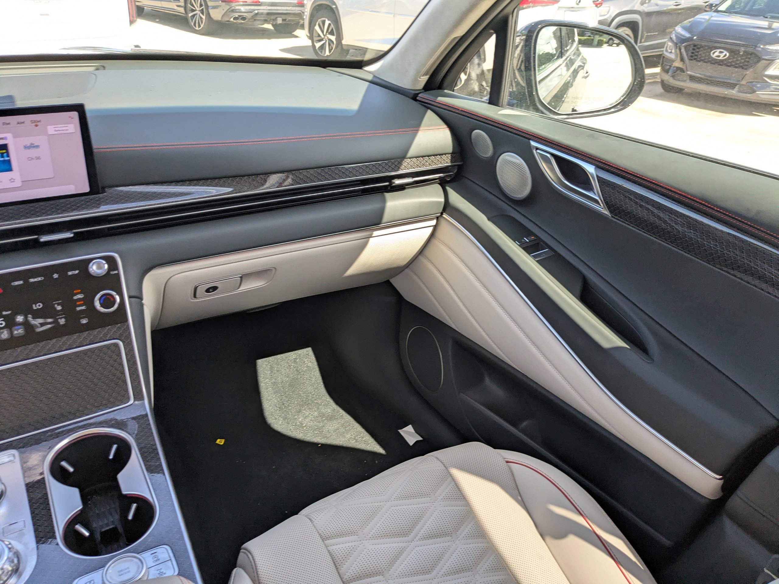 Used 2025 Genesis GV80 3.5T e-SC AWD/4WD image 11