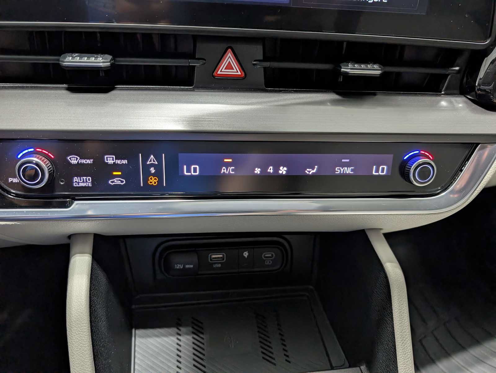 Used 2023 Kia Sportage EX FWD image 29