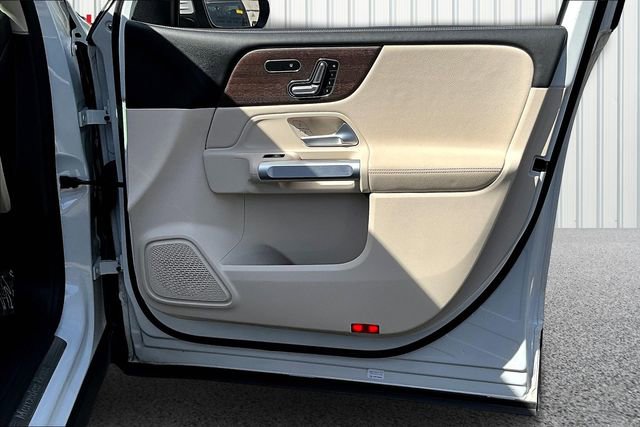 Used 2023 Mercedes-Benz GLB 250 4MATIC image 28