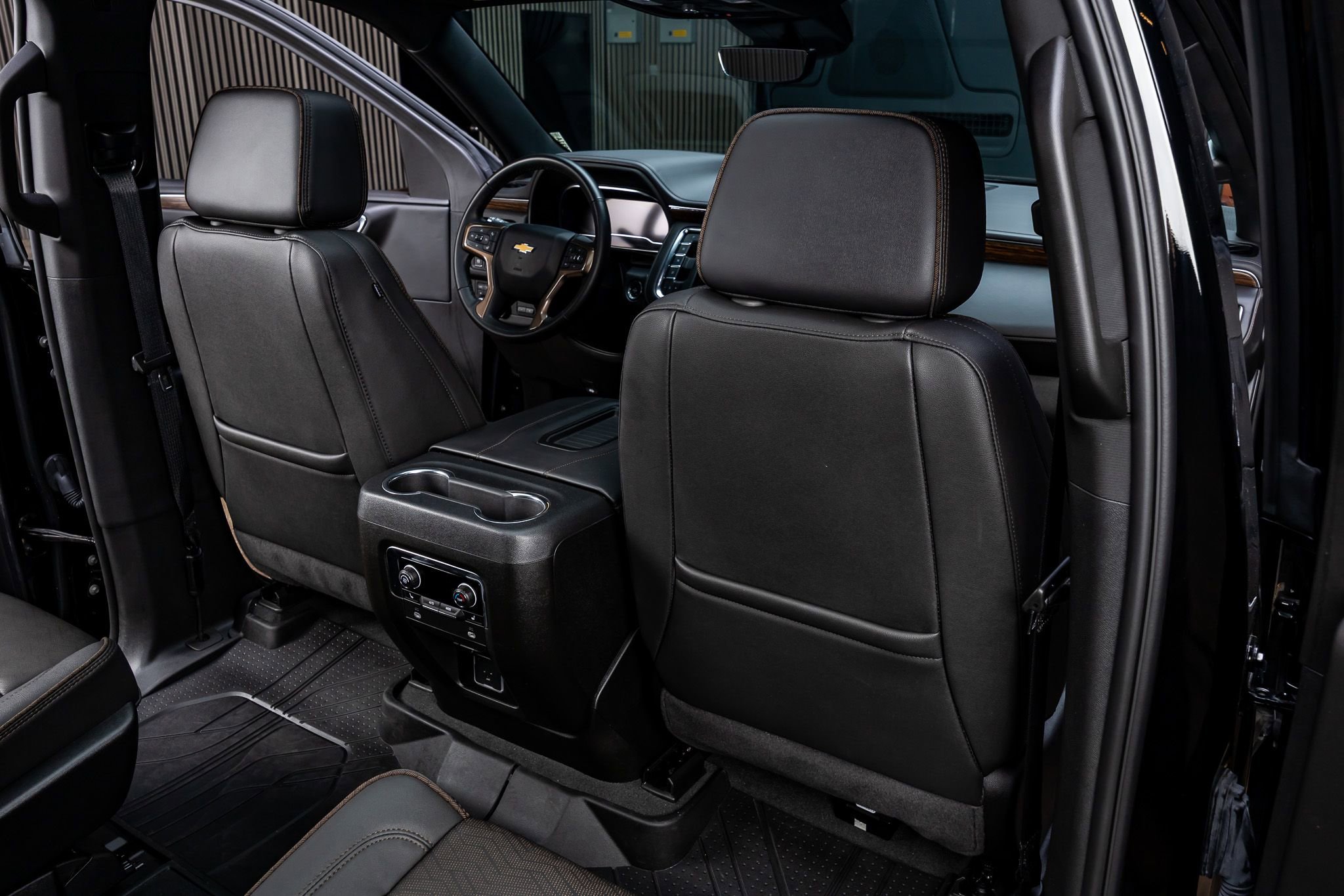 Used 2024 Chevrolet Tahoe High Country AWD/4WD image 33