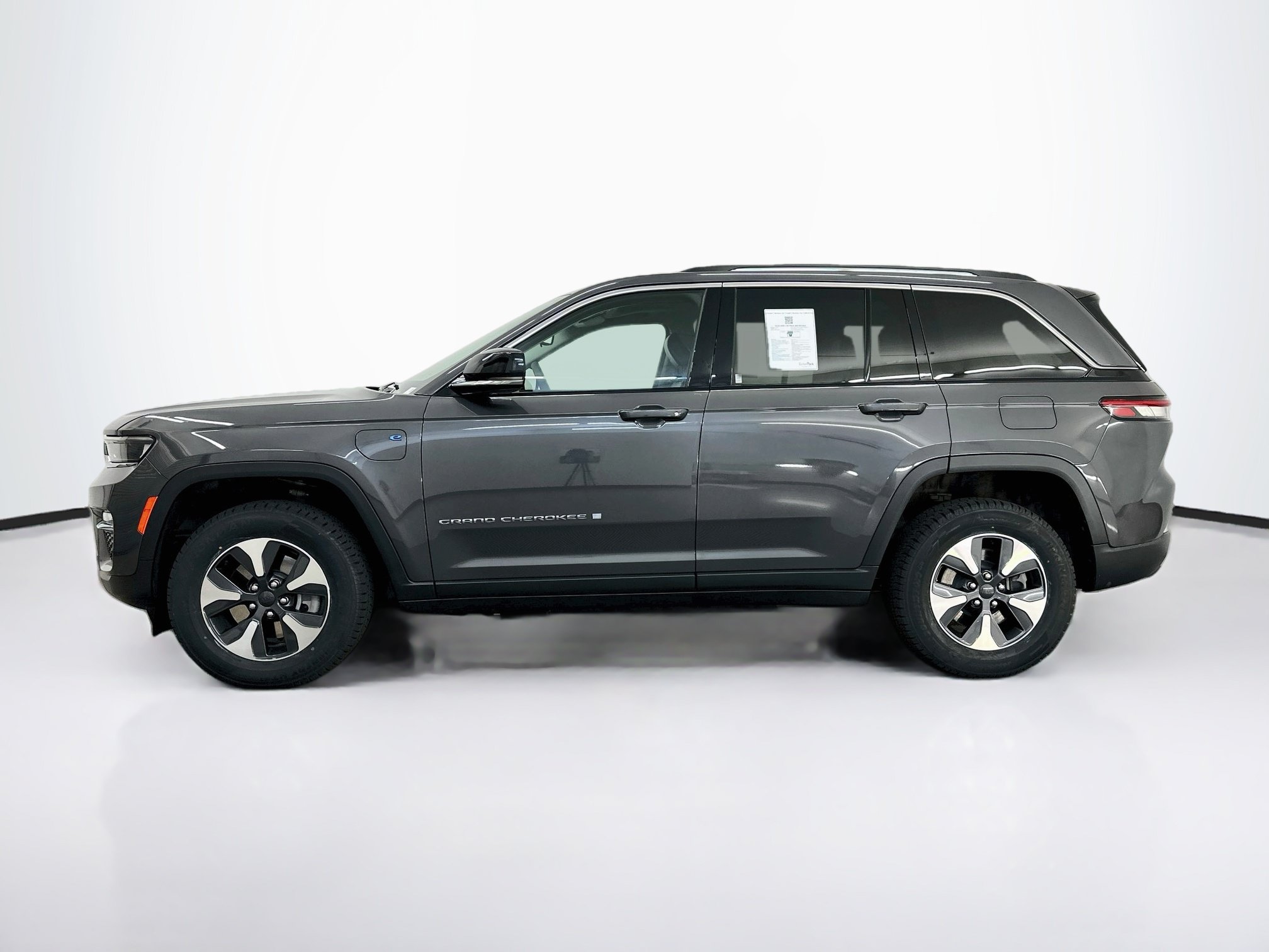 Used 2022 Jeep Grand Cherokee Limited 4xe AWD/4WD image 4