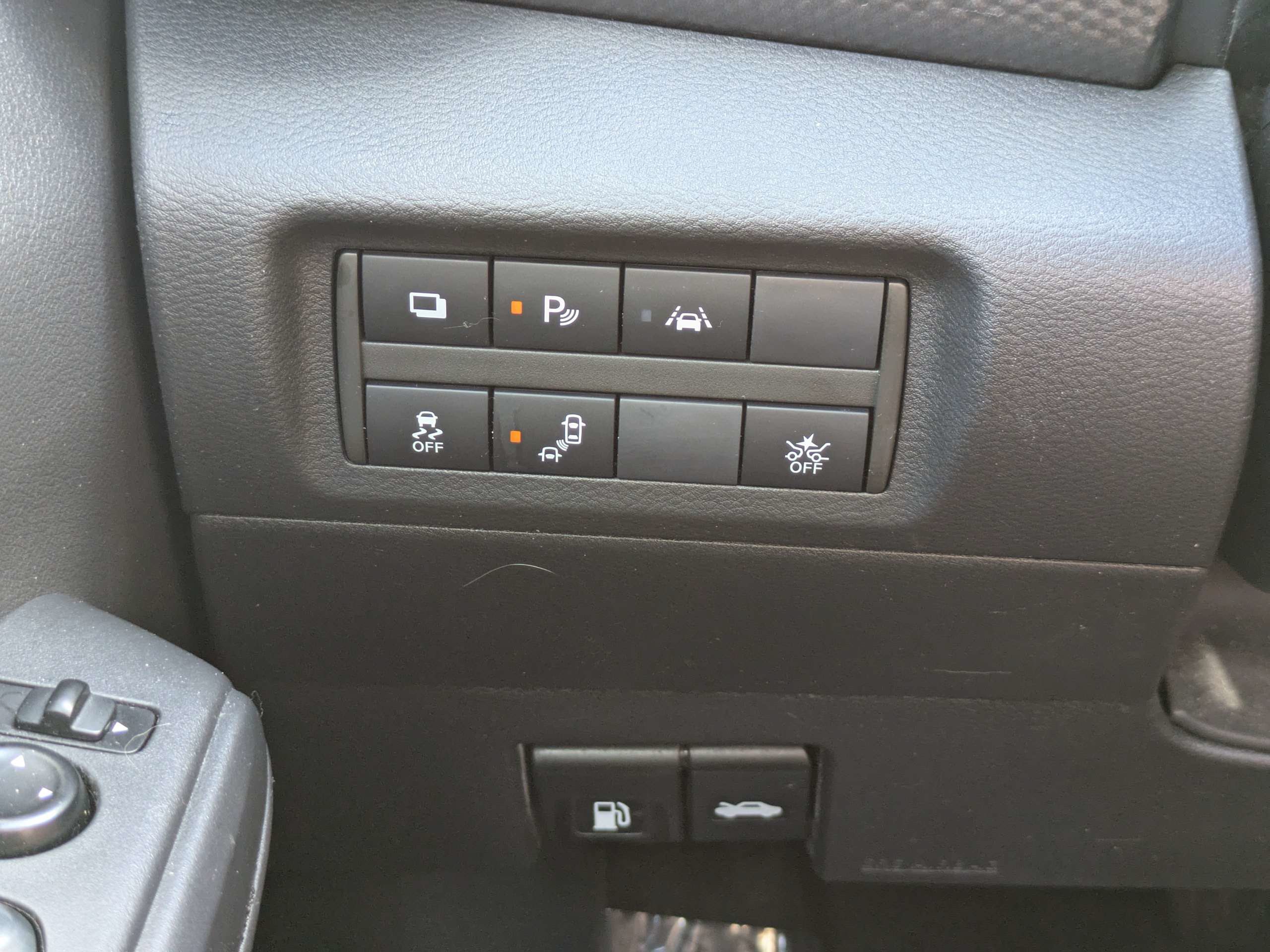 Used 2020 Nissan Kicks S FWD image 25