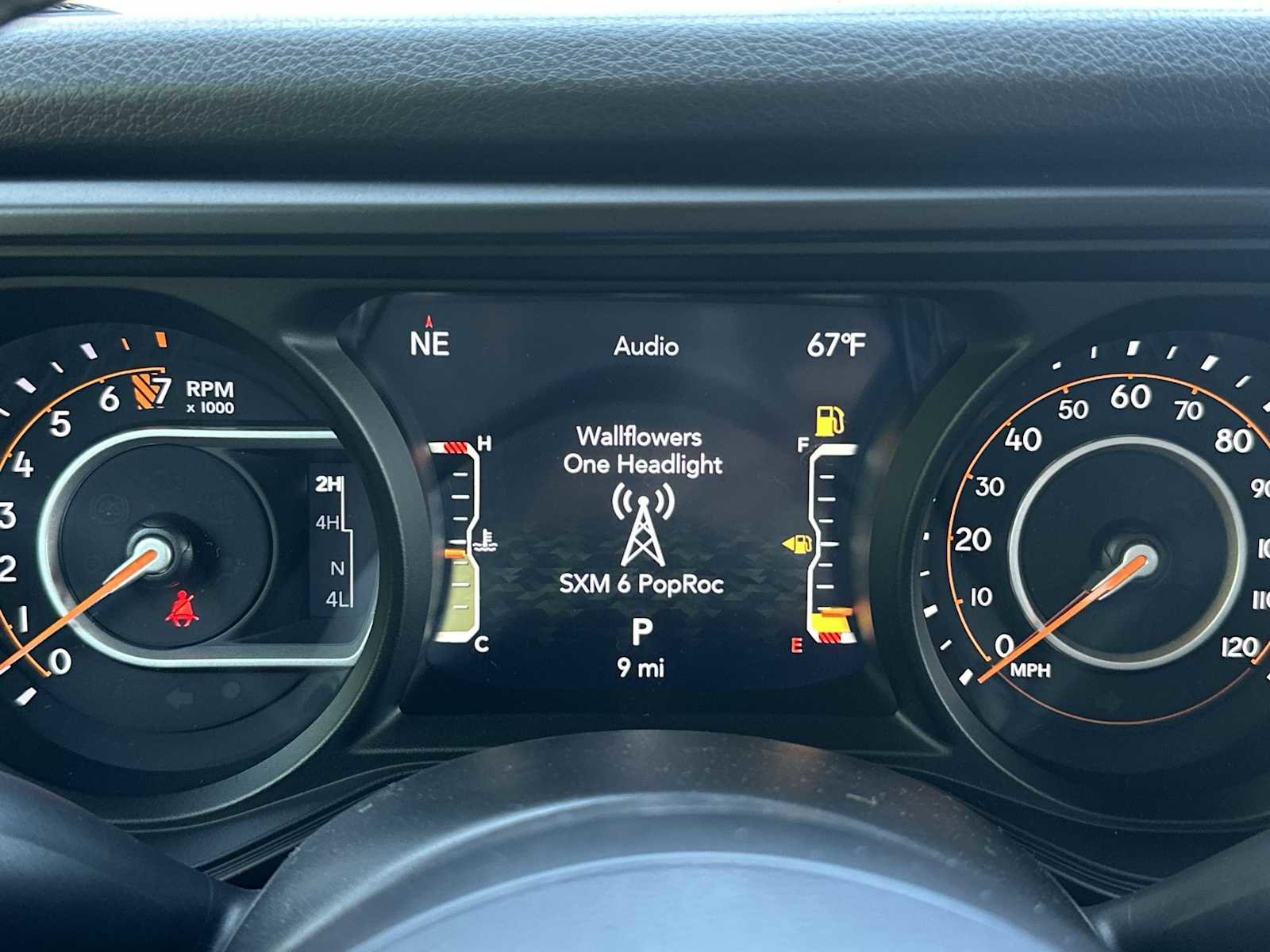 New 2025 Jeep Gladiator Sport image 10