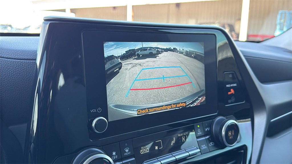 Used 2023 Toyota Highlander L image 23