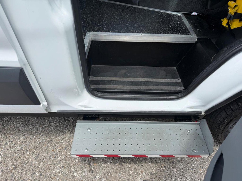 Used 2017 Ford Transit 350 148 Medium Roof RWD image 22