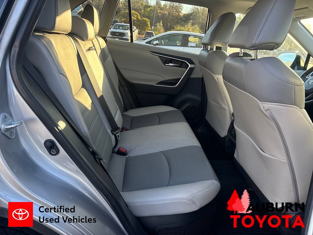 Certified 2021 Toyota RAV4 XLE Premium AWD/4WD image 28