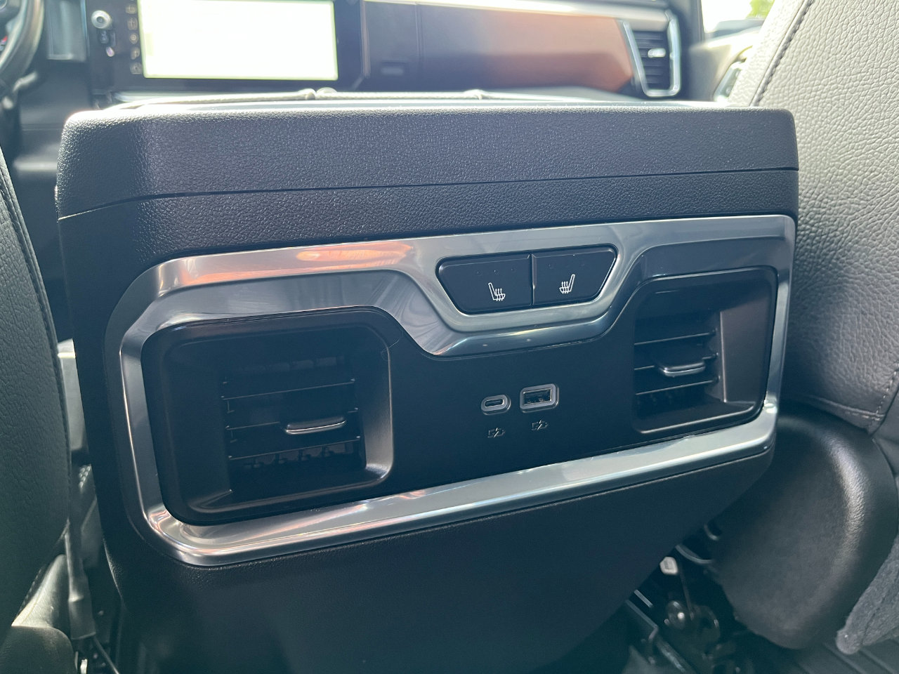 Used 2025 GMC Sierra 3500 Denali w/ Denali Reserve Package image 26
