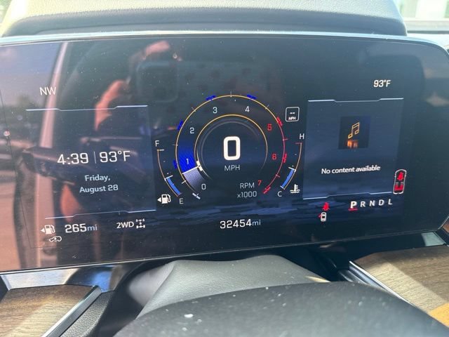 Used 2025 Chevrolet Suburban High Country AWD/4WD image 30