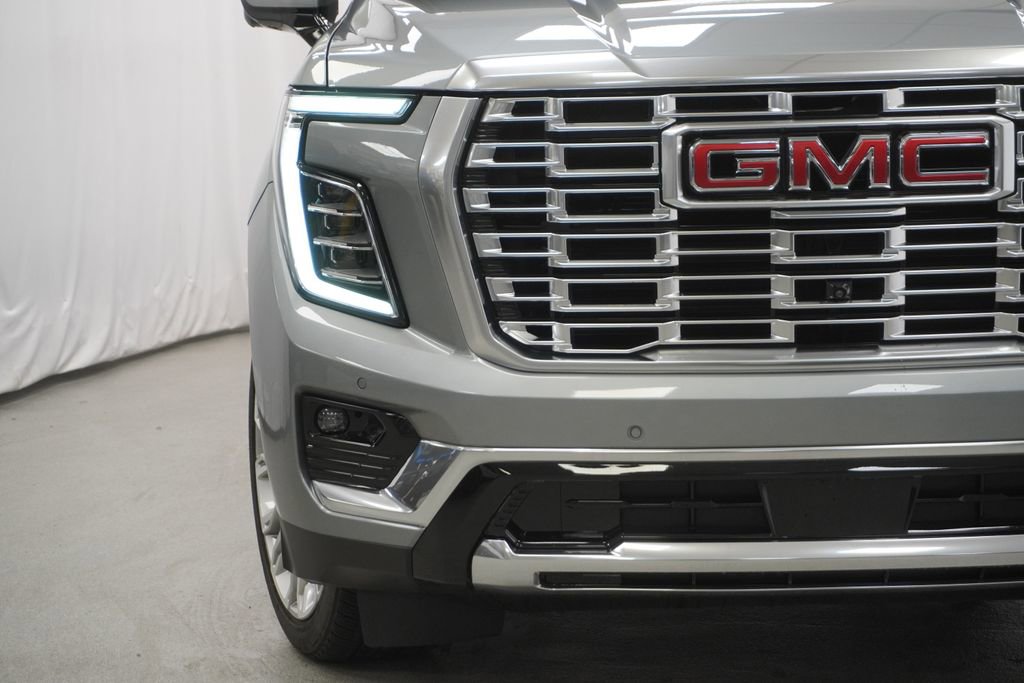 Used 2025 GMC Yukon Denali w/ Denali Reserve Package image 7