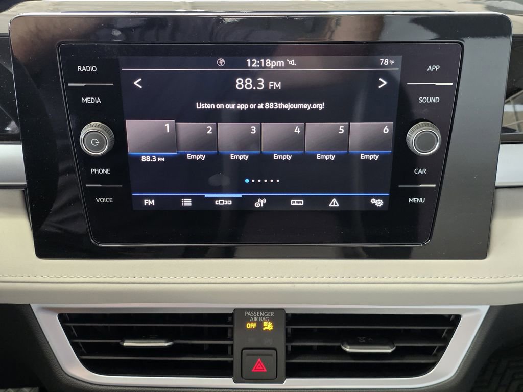 New 2026 Volkswagen Taos SE FWD image 14