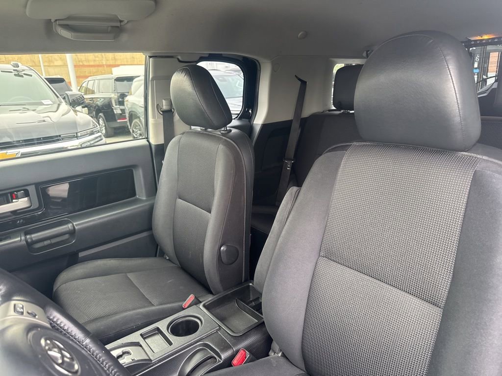 Used 2012 Toyota FJ Cruiser 4WD w/ Upgrade Pkg image 8