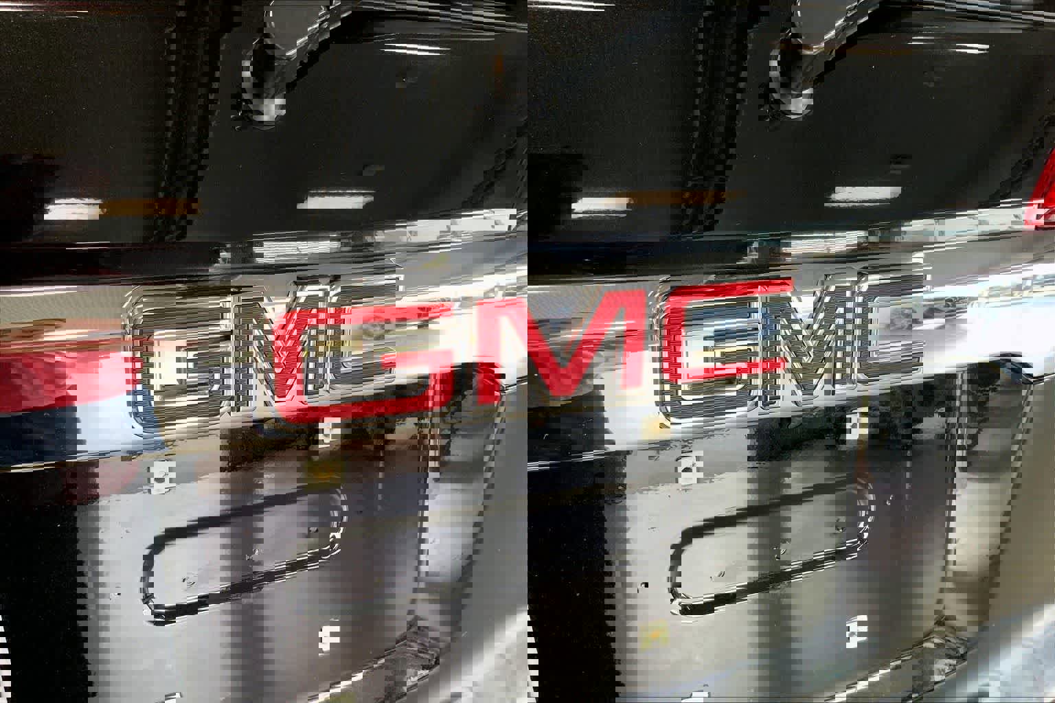 Used 2019 GMC Acadia SLT image 7