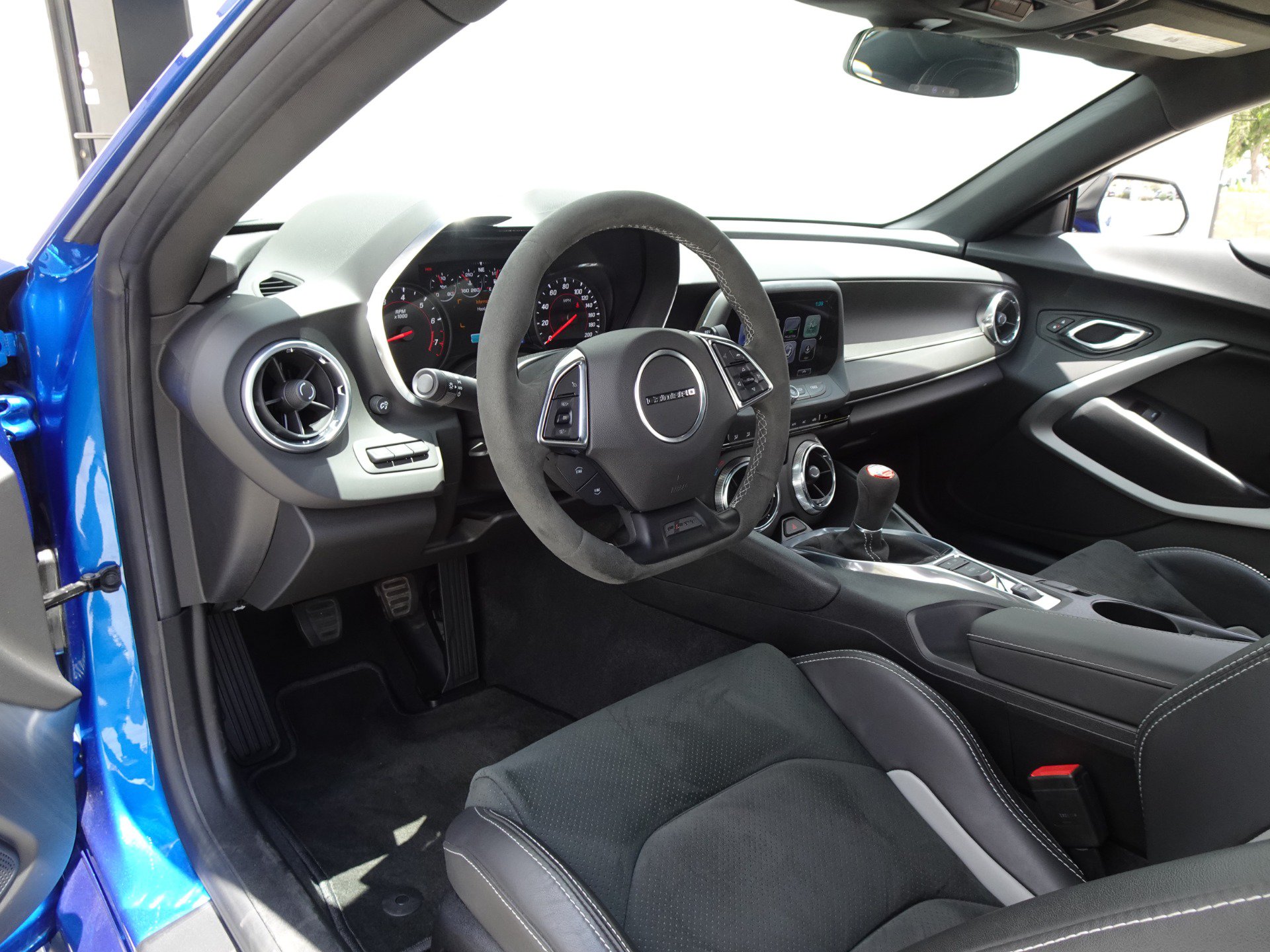 Used 2017 Chevrolet Camaro SS RWD image 10